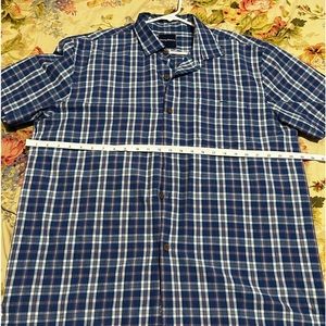 Tommy Bahama 70% Silk 30% Poly Blue Striped Button Up Shirt Size XL Short Sleeve